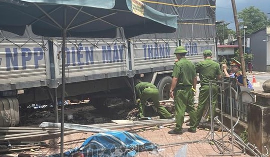 Quảng Trị: Di dời chợ chuối đến địa điểm mới sau tai nạn giao thông nghiêm trọng