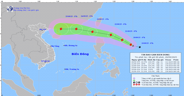 Siêu bão Rasaga tiến gần Biển Đông