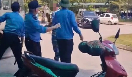 Chấm dứt hợp đồng lao động 3 bảo vệ hành hung người lái xe ôm trước cổng Bệnh viện Đa khoa số 1 Lào Cai