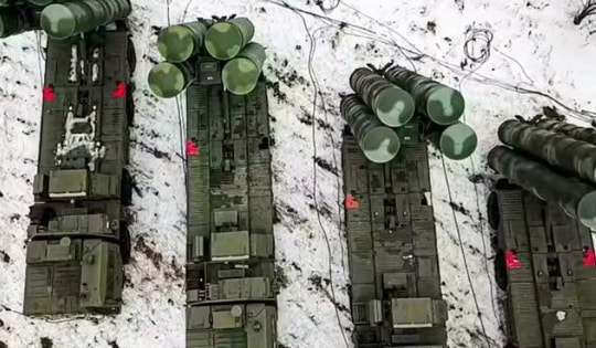Nga tung 'cú đúp' sản xuất tên lửa cho hệ thống S-400