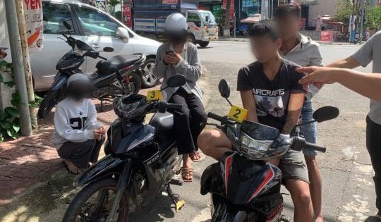 Bắt nhanh 2 đối tượng cướp giật tài sản giữa trung tâm Kon Tum