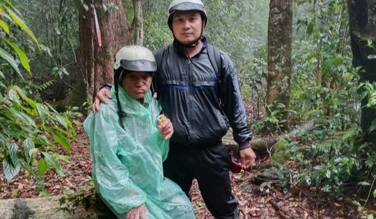 Tìm thấy cụ ông 78 tuổi sau 5 ngày lạc trong rừng