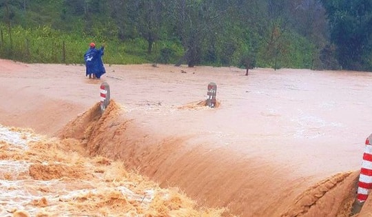 Tổng đài 112 sẵn sàng tiếp nhận thông tin sự cố do bão Ragasa