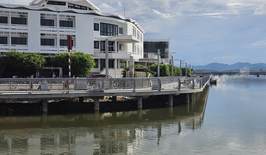 Lộ diện đường đi bộ ven sông hàng chục tỷ đồng ở Huế