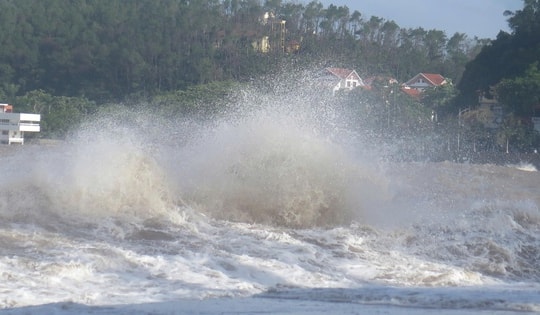 Bão số 9 tiến sát đất liền, Chủ tịch TP Hải Phòng ban hành công điện khẩn