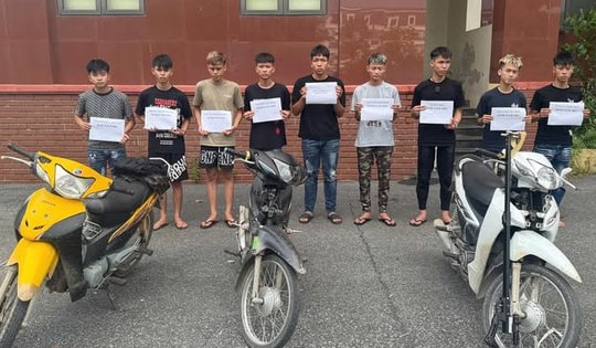 Nhóm thanh thiếu niên mang hung khí truy đuổi trên đường gây tai nạn khiến 3 người thương vong