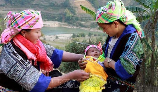 Phát huy hơn nữa vai trò của cô đỡ thôn, bản ở vùng đồng bào dân tộc thiểu số và miền núi