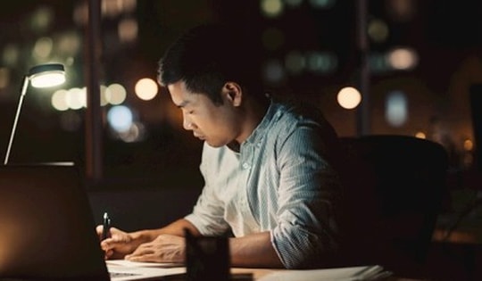 Điều kiện để người lao động được nghỉ hưu sớm