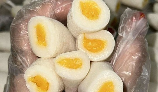 'Bánh Trung thu lòng se điếu’, bánh nướng nhân cốm xào gây 'sốt' mạng xã hội