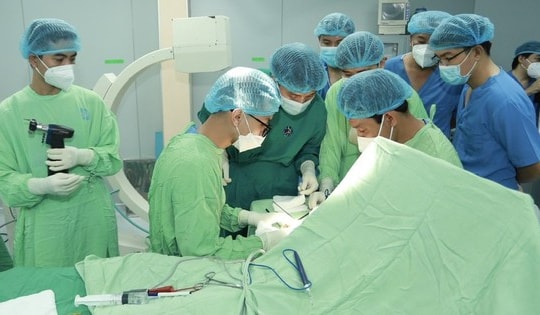 Người mẹ trẻ ở Bình Dương 'cầu xin' giữ lại bàn tay để được chăm con