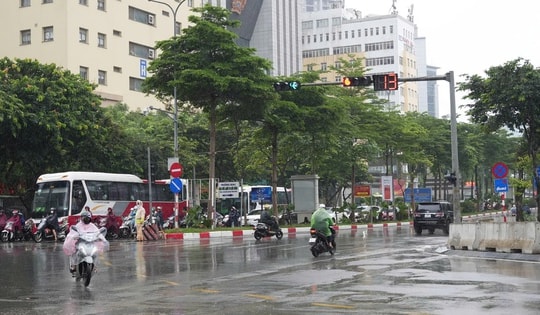 Cận cảnh camera AI phạt nguội phát hiện hàng nghìn vi phạm trong nửa ngày tại Hà Nội