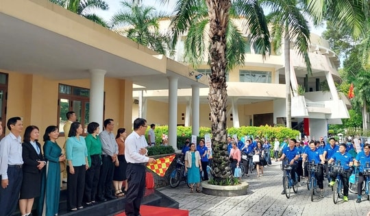 Nguy cơ thiếu hụt lao động trẻ, TPHCM kêu gọi sinh đủ hai con