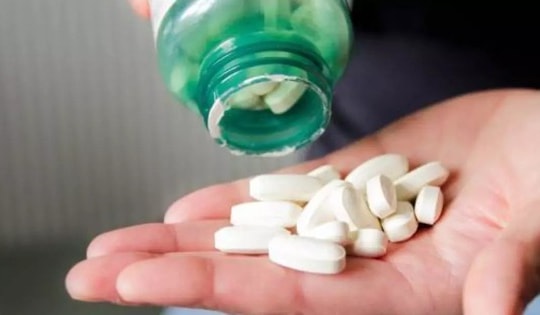 Tăng nguy cơ nhiễm trùng ruột khi uống thuốc trị ợ nóng kéo dài