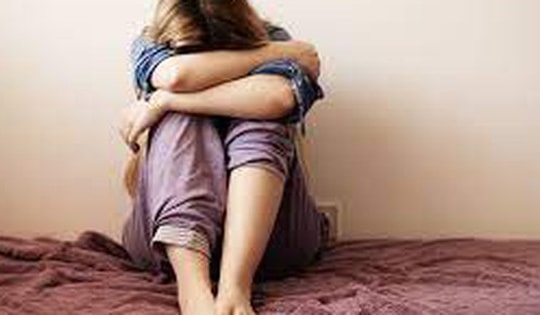 Có nên tiếp tục dùng thuốc trị trầm cảm khi mang thai?