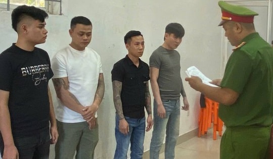 Mâu thuẫn trong việc mời bia, 2 thanh niên bị thương