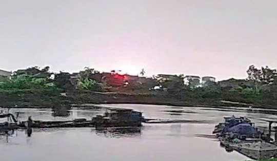 Hải Phòng: Bắt giữ phương tiện khai thác cát trái phép trên sông Sặt