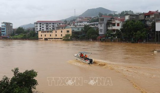 Quân đội sẵn sàng bay cứu hộ, cứu nạn, tiếp cận vùng bị chia cắt do mưa lũ