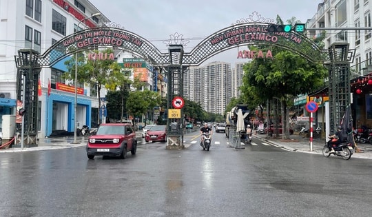 Hà Nội: Hình ảnh lạ thường tại 'ốc đảo An Khánh' sau mưa lớn