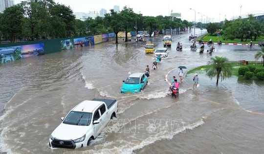 Cảnh báo từ chuyên gia với chủ xe bị ngập nước