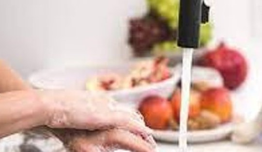 Bộ Y tế: Tăng cường bảo đảm an toàn thực phẩm, phòng chống ngộ độc do bão, lụt