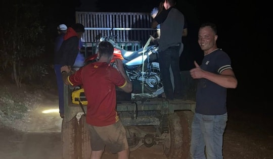 Giải cứu hai du khách Hà Lan gặp nạn giữa rừng trong đêm mưa