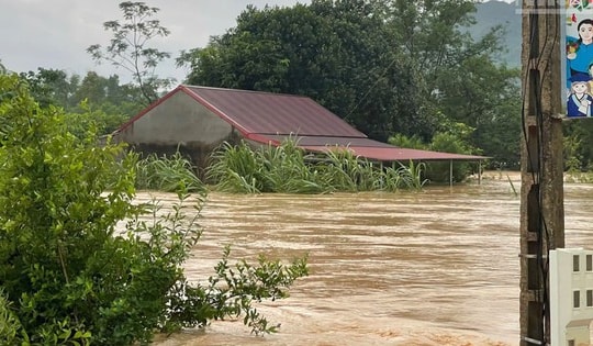 Lại thêm một con sông có mực nước cao vượt mức lịch sử