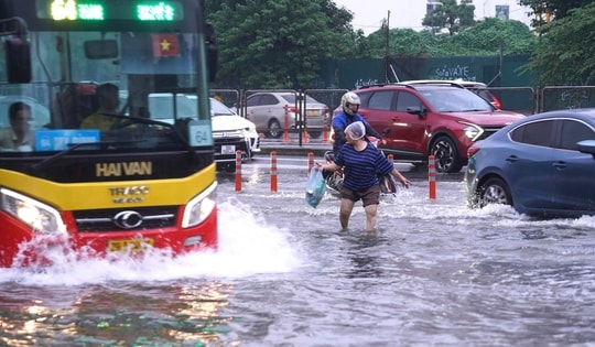 Cập nhật các tuyến đường bị ngập ở Hà Nội hôm nay 9/10