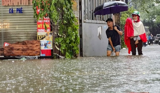 Hướng dẫn dùng cloramin B khử trùng bể nước sau mưa lũ