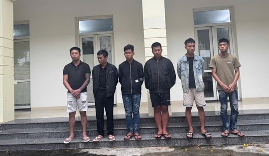 Khởi tố nhóm thanh thiếu niên mang hung khí gây rối

