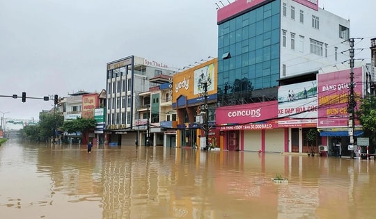 Lũ đặc biệt lớn trên sông Cầu và sông Thương, 70 xã, phường của 4 tỉnh ngập lụt