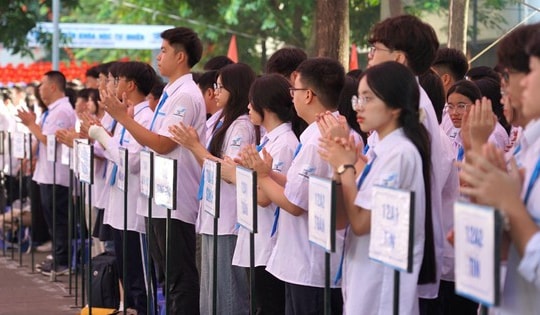Học sinh và giáo viên trường chuyên nói gì trước ngày học 'Chương trình nâng cao' có hiệu lực?