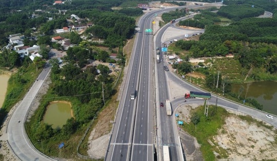 CSGT chỉ ra bất cập trên cao tốc Cam Lộ - La Sơn, chủ đầu tư nói gì?