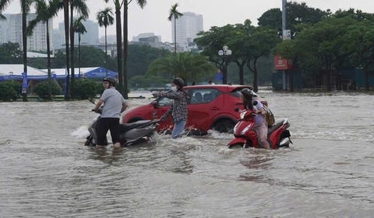 Hơn 2.600 ô tô, xe máy ảnh hưởng bão lụt được chi trả bảo hiểm