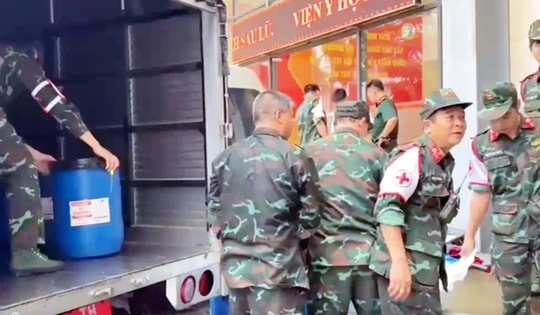 Lực lượng Quân y hỗ trợ nhân dân phòng, chống dịch bệnh sau lũ lụt