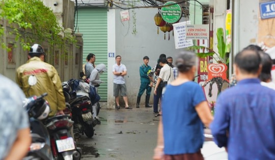 Nhân chứng vụ cháy khiến 5 người trong 1 gia đình tử vong: Dùng mấy chục bình cứu hỏa nhưng không dập được vì cháy quá to