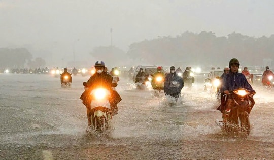 Hà Nội lại mưa lớn, danh sách những tuyến phố có nguy cơ ngập úng