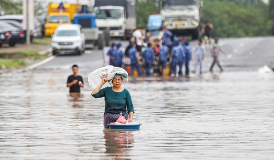 18 người chết và mất tích, hàng chục người bị thương
do mưa lũ sau bão số 11