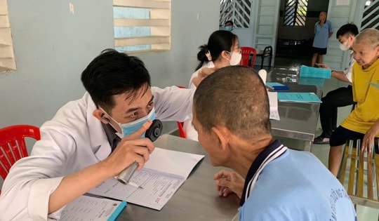 Bệnh viện Lê Văn Thịnh tặng xe điện, hỗ trợ khám bệnh định kỳ tại Trung tâm Điều dưỡng tâm thần Tân Định