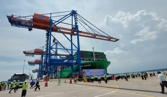 Đoàn đại biểu Đại hội Đảng bộ TPHCM phấn khởi khi 'mục sở thị' cảng quốc tế Gemalink và KCN chuyên sâu Phú Mỹ 3