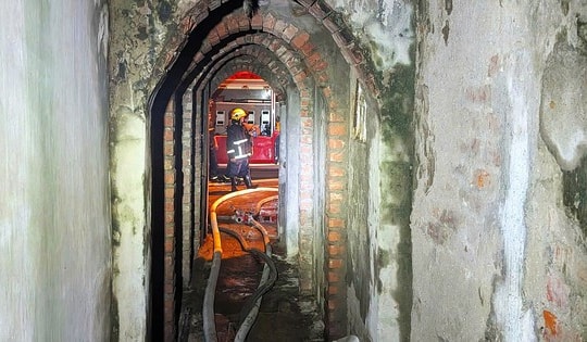 Vụ cháy ở Đê La Thành tối 10/10: Bắt người đàn ông đốt rác 2 lần trên tầng thượng gây cháy 
