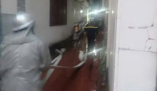 Cháy nhà dân trong ngõ, 3 người may mắn thoát nạn