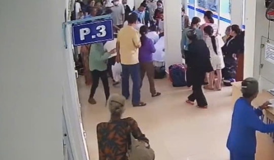 Video nữ điều dưỡng bệnh viện mắt nhanh trí cứu người đàn ông ngưng tim