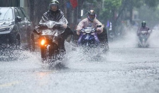 Mưa dông nhiều khu vực trên cả nước