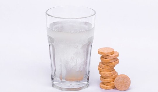 Vì sao không nên uống thuốc dạng viên sủi khi bị tăng huyết áp?