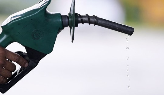 Giá dầu giảm xuống đáy 5 tháng do căng thẳng thương mại Mỹ - Trung