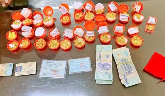 Bắt ổ nhóm lừa đảo 'mua vàng thật, bán vàng giả' 
