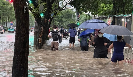 Các tỉnh từ Quảng Trị đến Quảng Ngãi khẩn trương ứng phó với đợt mưa rất lớn