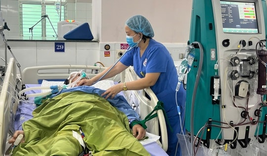 'Pháo đài trắng' giữa biển nước