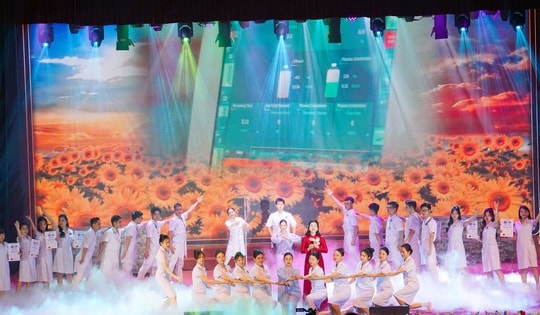 Bệnh viện Hữu nghị Việt Tiệp đón nhận Huân chương Lao động hạng Nhất lần thứ ba