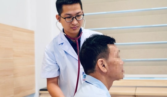 Khối u tuyến thượng thận: Khi nào cần mổ, khi nào chỉ theo dõi?